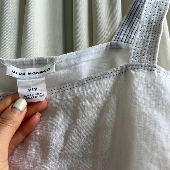 Club Monaco - size medium - white tank top 100% linen w beautiful blue flowers - Picture 3 of 5